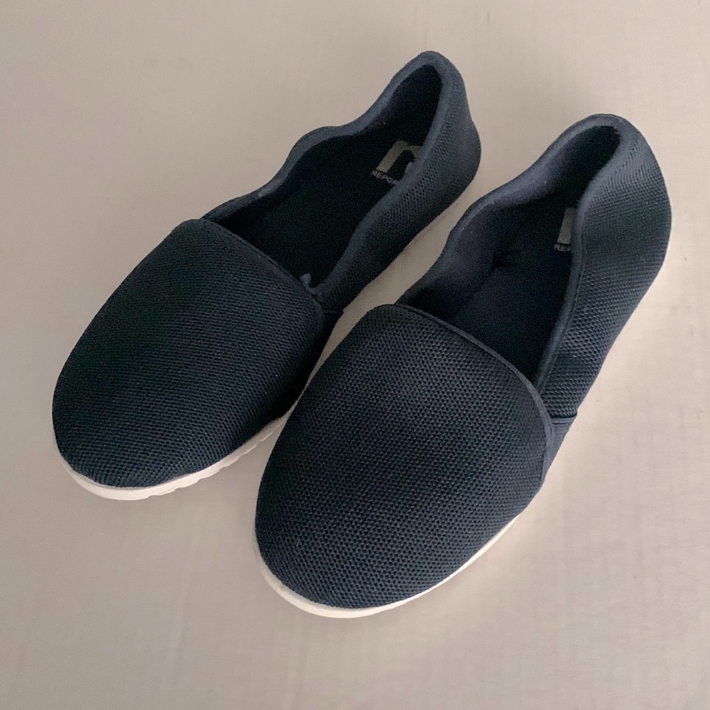 💥Report Slip-on Shoes - size 6.5 W💥